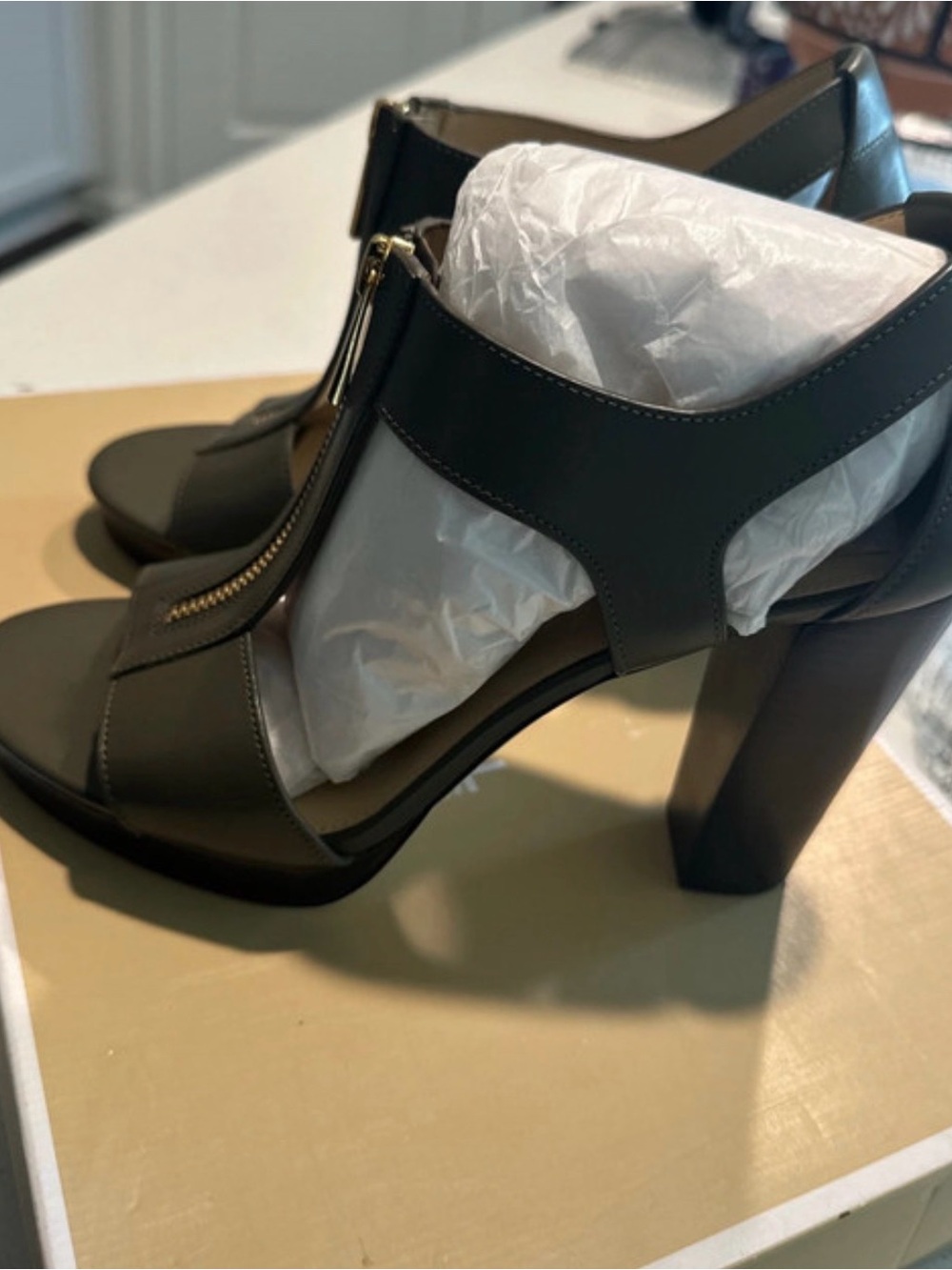 Brand New Berkley sandal (Leather) color Olive